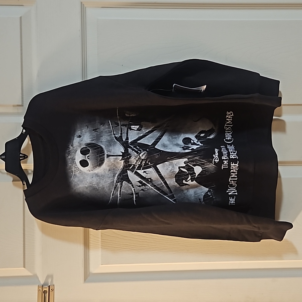 DISNEY Nightmare Before Christmas SWEATSHIRT: BLACK: NEW WITH TAGS: L (10/12)
